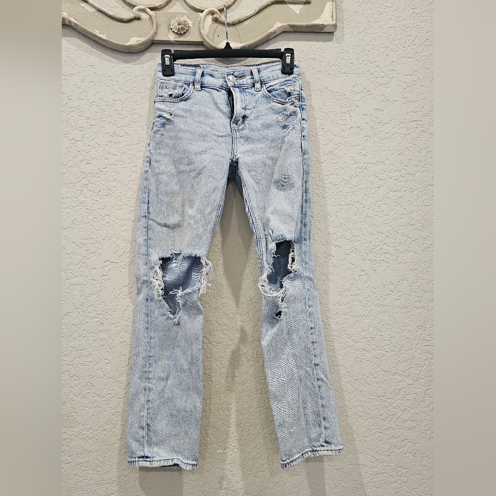 American Eagle Outfitters Light Wash Distressed Straight Leg Jeans
